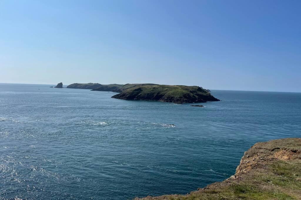 Cottage With Hot Tub In Pembrokeshire Haverfordwest Extérieur photo